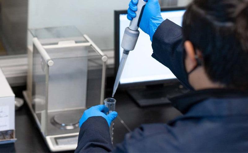 Magnaflow MagnaFlow Conv Univ 2.25in Inlet/Outlet Center/Center Round 3in Body L x 5in W x 8.75in Overall L - BoltMotorsports